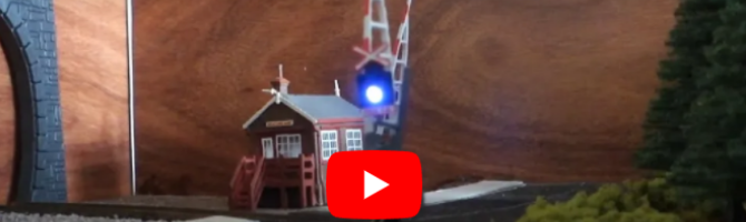 Pozor vlak! Železniční přejezd se závorami AŽD v H0 i se zvukem! + NÁVOD A VIDEO