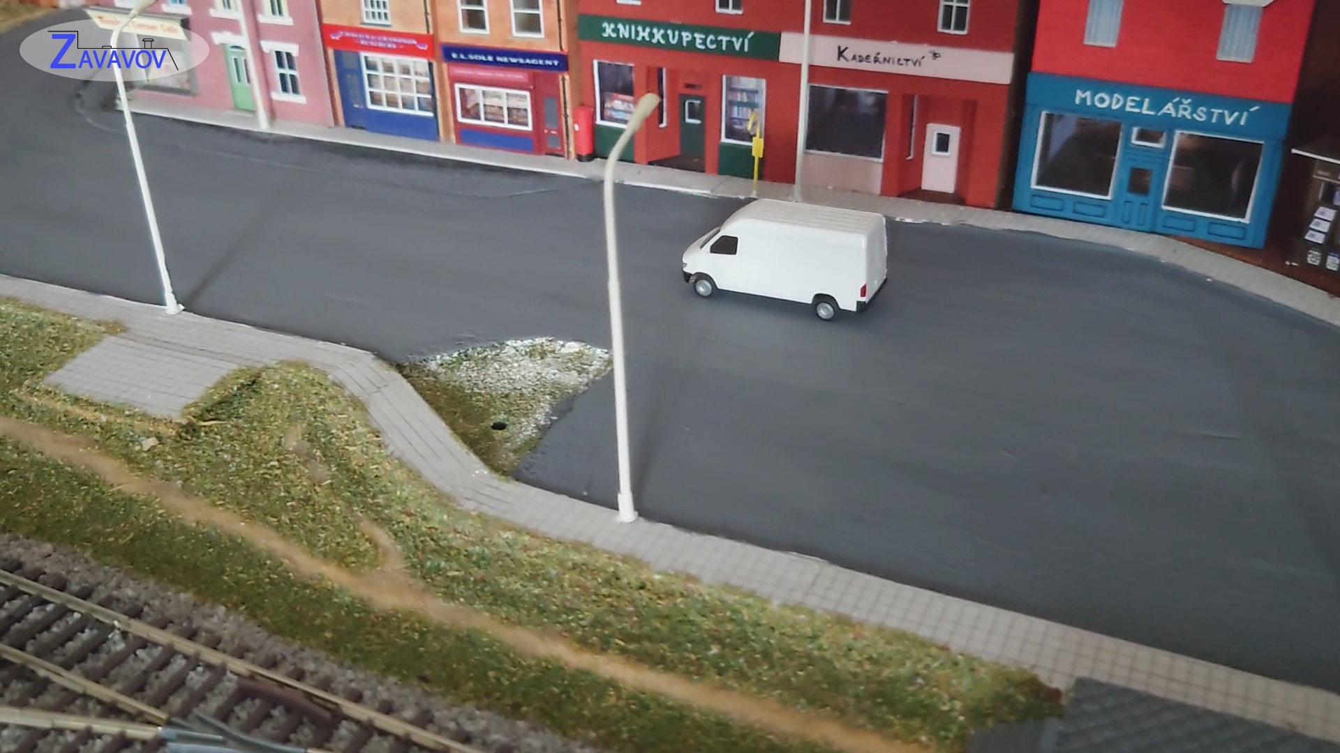 Driving with a Faller van on the ZAVAVOV rail layout